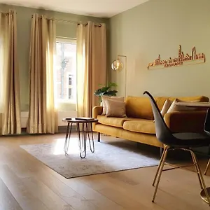 - Chique Apartment