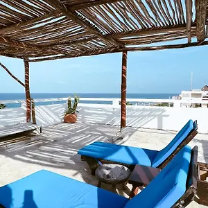 https://kay-apartments-unit-3.quintano-roohotels.com